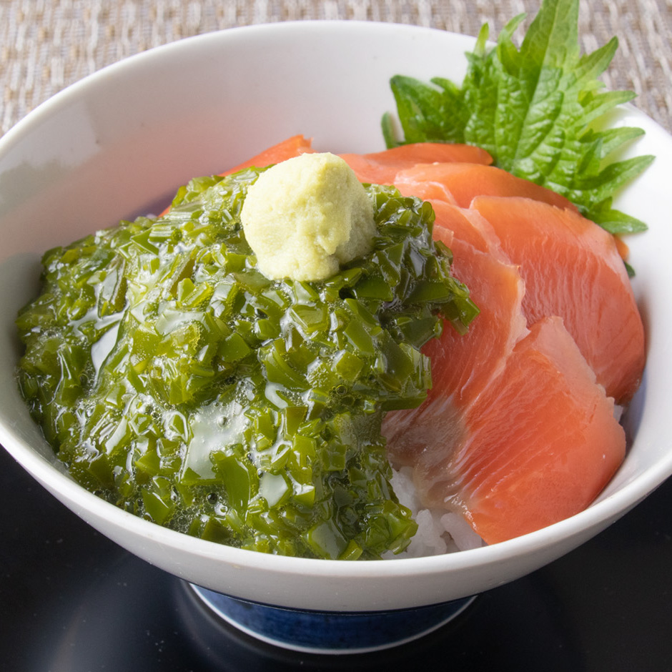 めかぶスモークサーモン丼